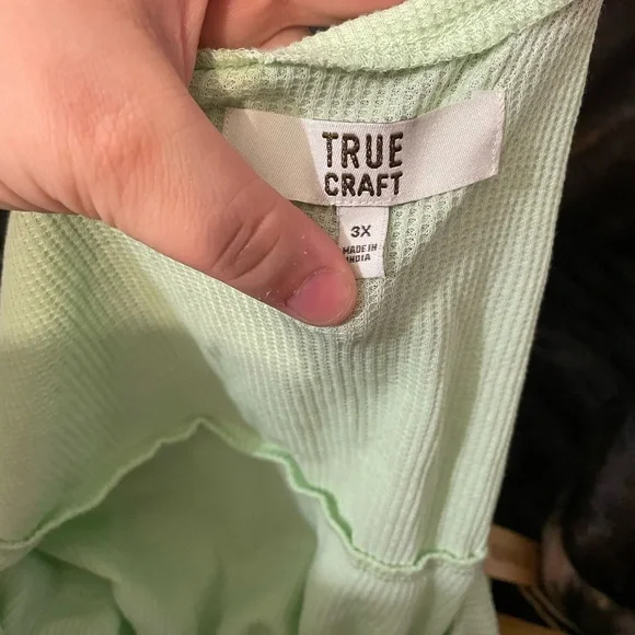 Halter top - Picture 3 of 4